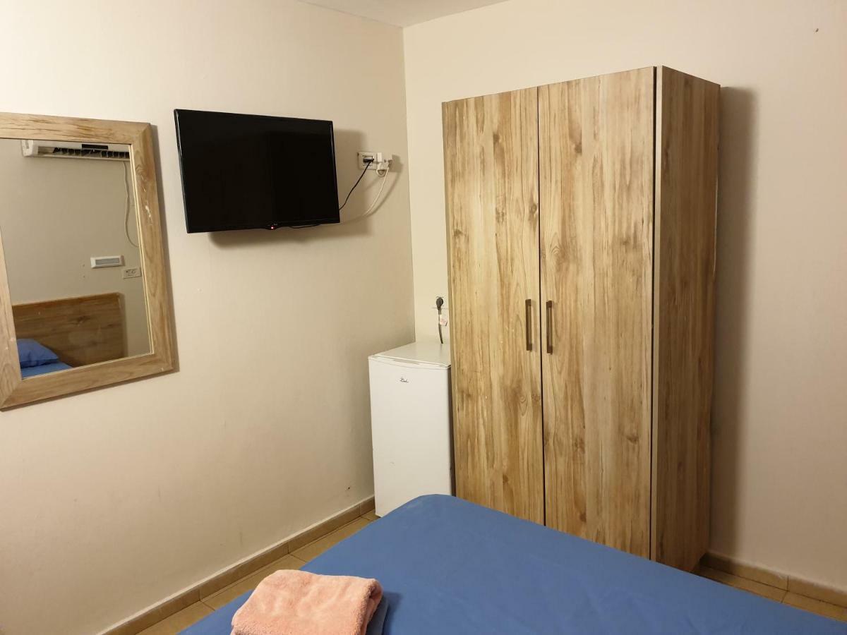 Bergik Hotel Tiberias Buitenkant foto